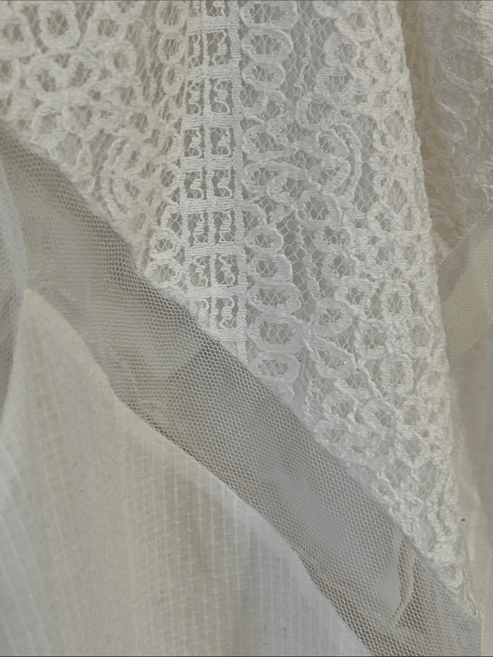 BCBGMaxAzria White Lace Trim Asymmetrical Lace & Mesh Panel Flowy Camisole MED - Picture 4 of 8